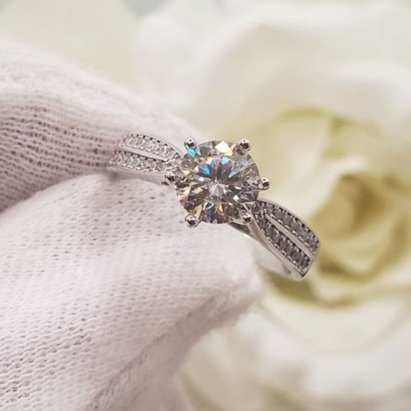 1 Carat Moissanite Engagement Ring in 925 Sterling Silver Band, D-FL - Picture 5 of 12